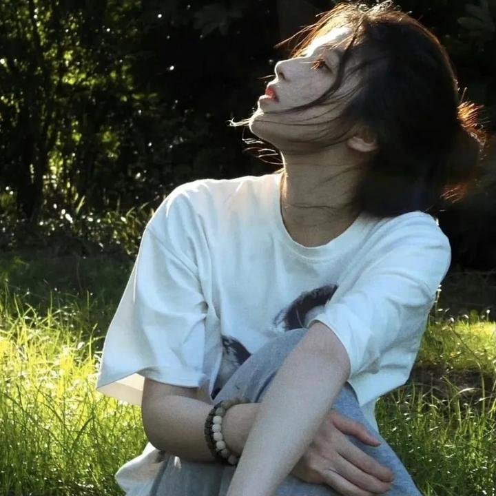 白莲花度假村第一季